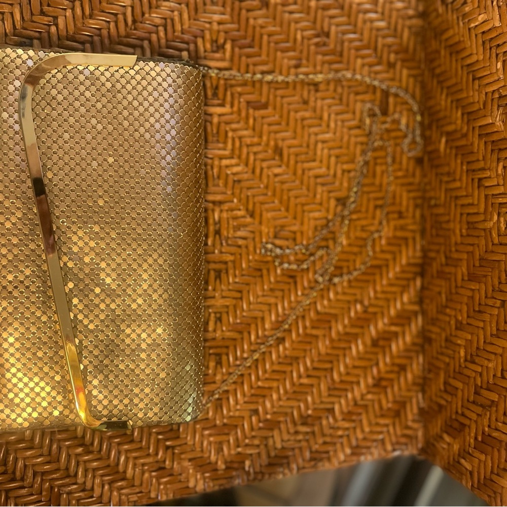 Vintage Gold Metal Mesh Evening Purse w Gold Shoulder Chain - Picture 3 of 7